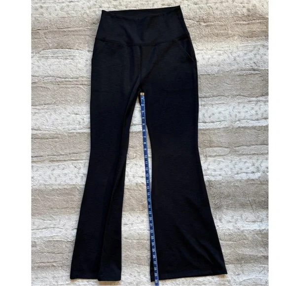 Beyond Yoga Women's Heather Rib All Day Flare Pants in Black Size L - Picture 9 of 16